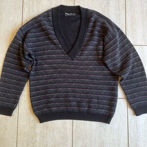 ✨END OF YEAR SALE✨ Punto Blanco women’s geometric pattern black v-neck sweater